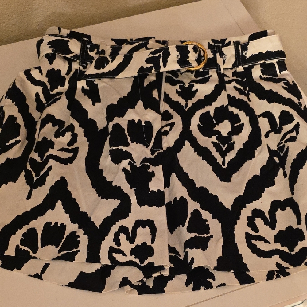 White House Black Market Monochrome Skirt
